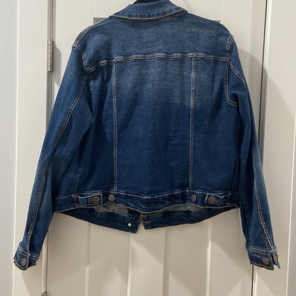Dark denim lightly distressed Jean jacket TORRID size 1 (plus) - Picture 13 of 17
